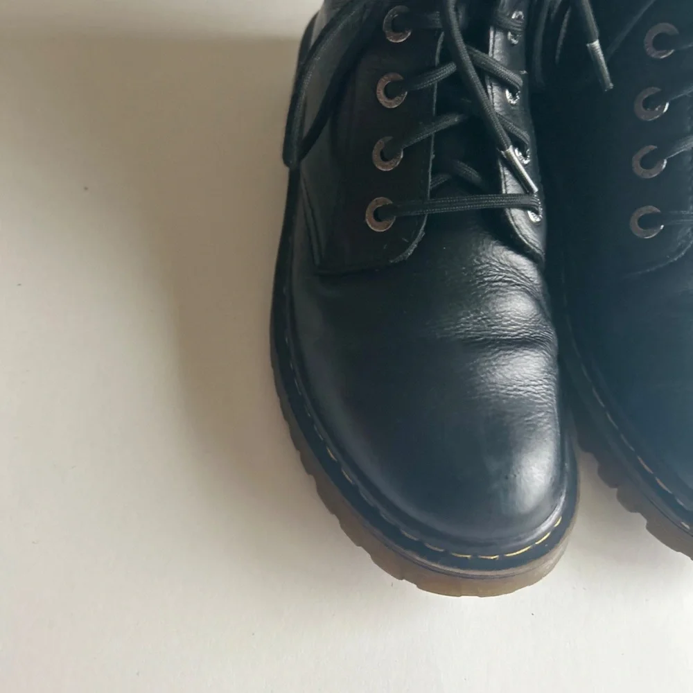 Men’s Dr. Martens Luana Black Leather Combat Boots size 9. - Picture 4 of 14